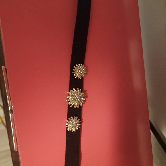 Beautiful velvet choker necklace. - Picture 3 of 4